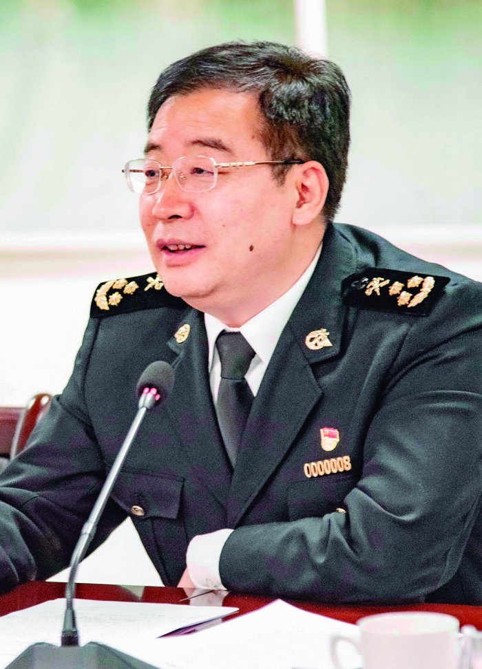 全国人大代表,海关总署广东分署主任李魁文:加快培育外贸新动能 助力