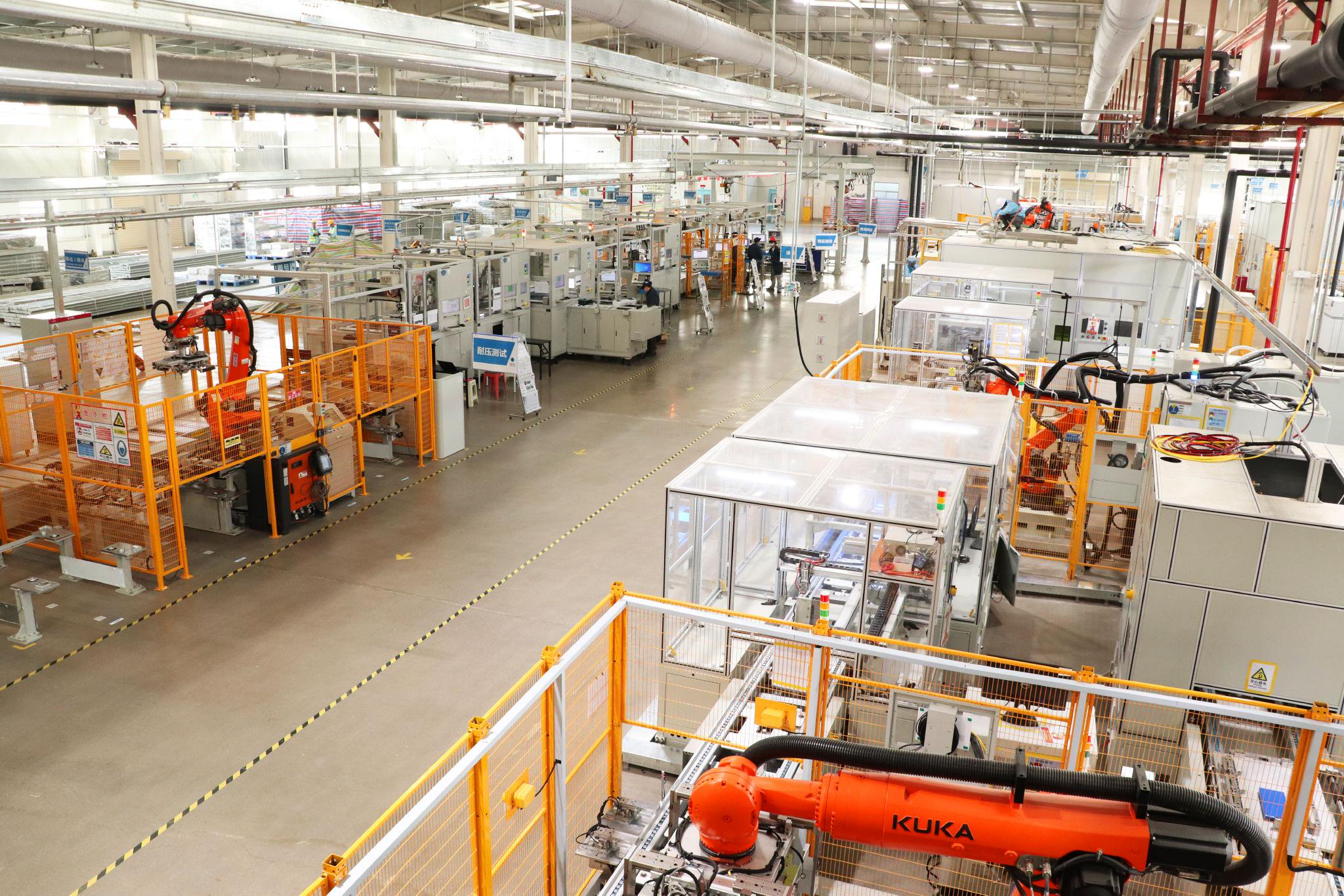 这是青海弗迪电池新型动力电池生产线.新华社发