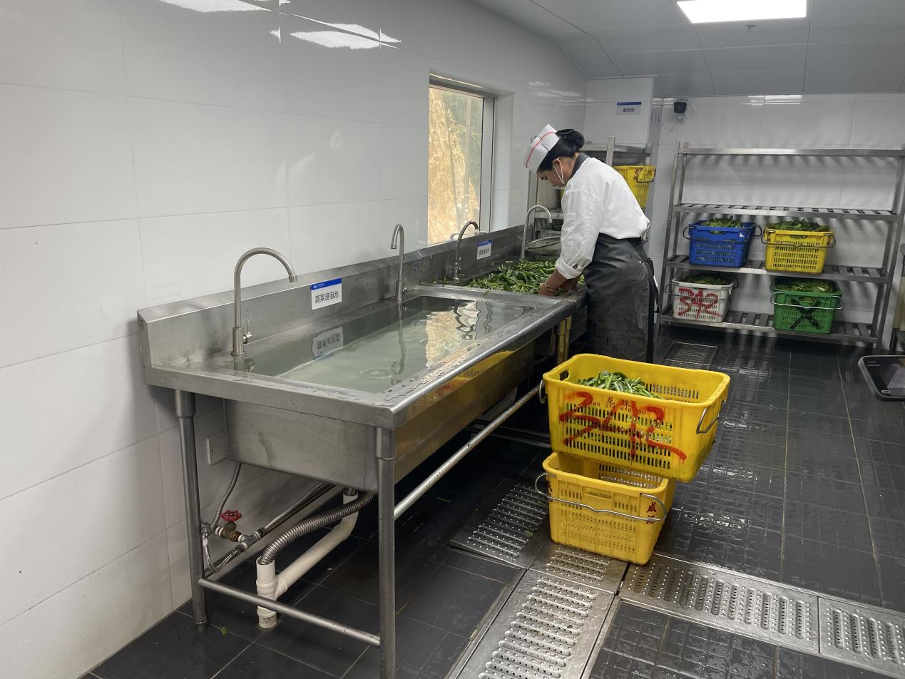 星期三查餐厅|突查大梅沙这家海景酒店后厨!