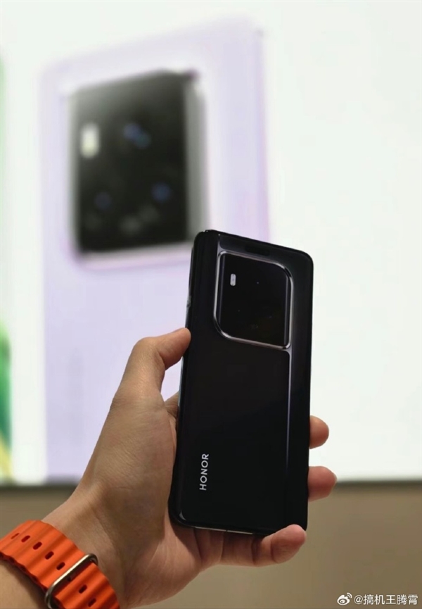 荣耀magic6至臻版真机上手:圆角矩形后摄独一无二 辨识度拉满|华为