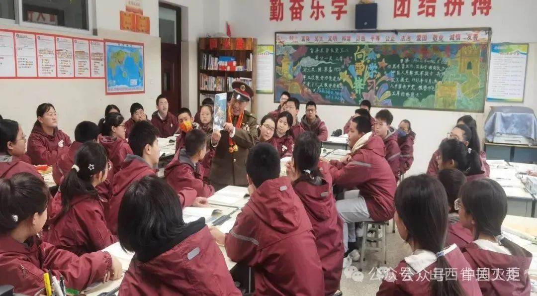 长治市关心下一代宣讲团老战士,校外辅导员魏爱文应邀走进火炬中学