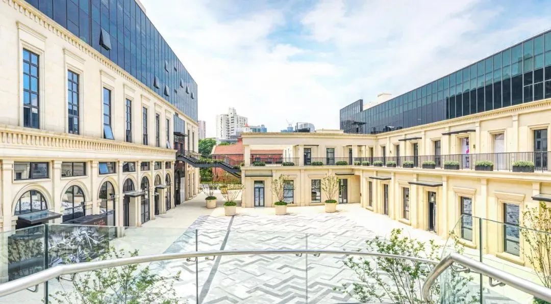 ●  主体建筑与中庭，图源：上海城市更新公众号
