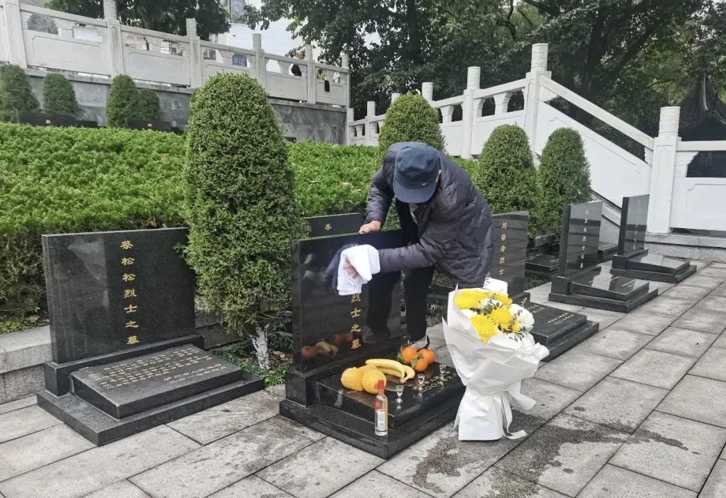 四川已为856名烈士找到亲人或安葬地|烈士_新浪财经_新浪网