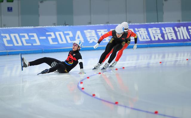 速度滑冰——2023-2024赛季全国锦标赛开赛|体育局_新浪财经_新浪网