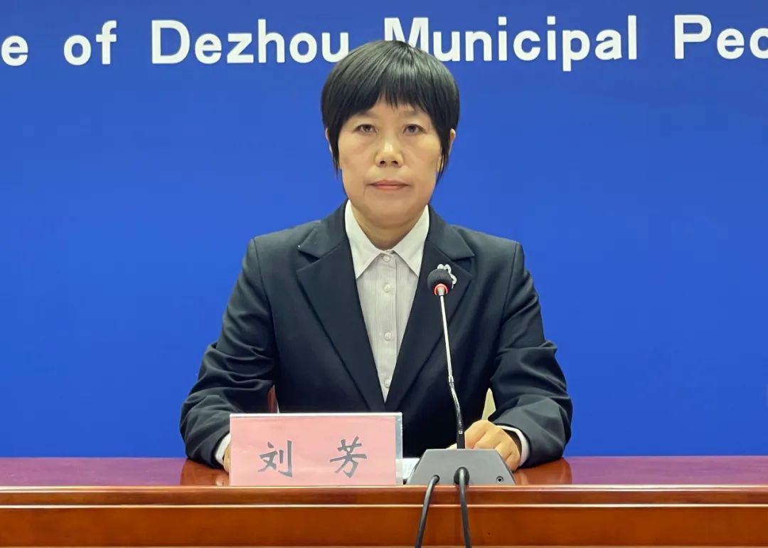 组宣部部长刘光涛,市残联康复部部长撒晓妹,市残联教就部部长刘娜出席