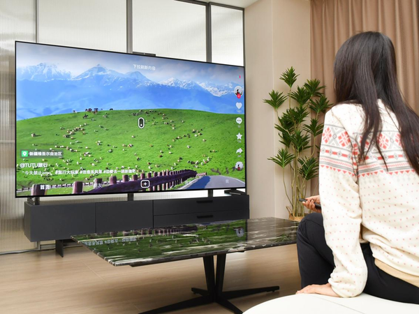 华为巨幕手机新品亮相awe张朝阳解读巨幕手机硬核技术