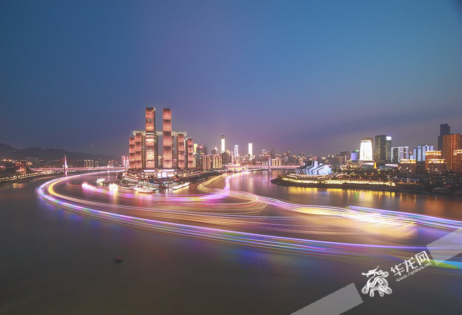 重庆夜晚灯火璀璨.华龙网首席记者李文科 摄&nbsp