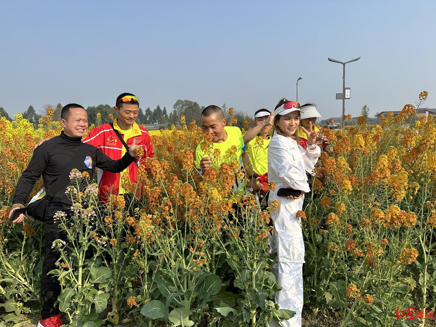 ▲繁花盛开，天府农业博览园人气暴增，比赛现场的配套活动丰富多彩，通过“农艺技术、感受天府绿道的自然生态之美。赛事影响超百万人次，</p><p cms-style=