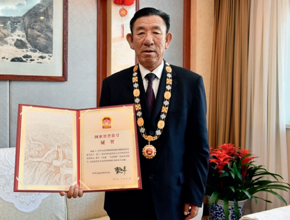 王有德被授予"人民楷模"国家荣誉称号.