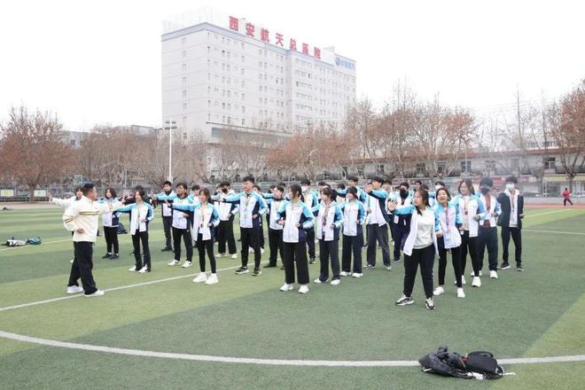 秦风港韵探航天足迹,一心同情绘长安诗篇—西安市航天中学与香港