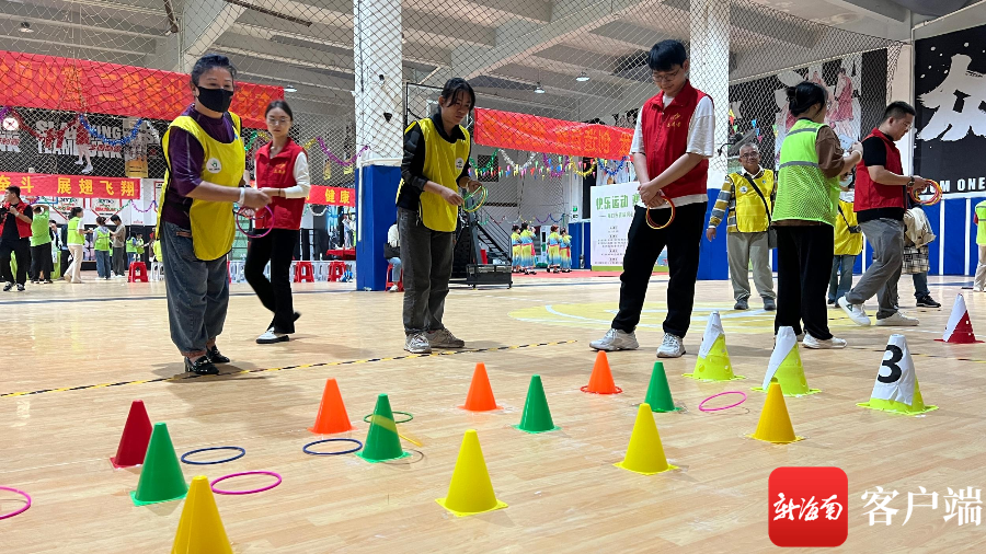 趣味保龄球,掷飞镖,篮球比拼,羽毛球,飞行棋,套圈游戏,你画我猜等多个