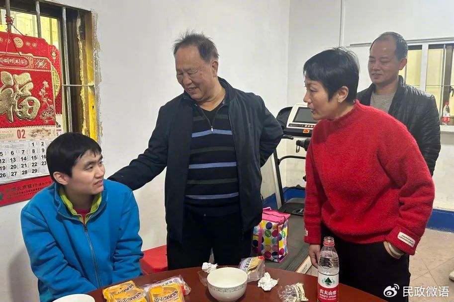 在上海市救助管理二站(以下简称"二站")等待了14年,25岁的马璐云终于