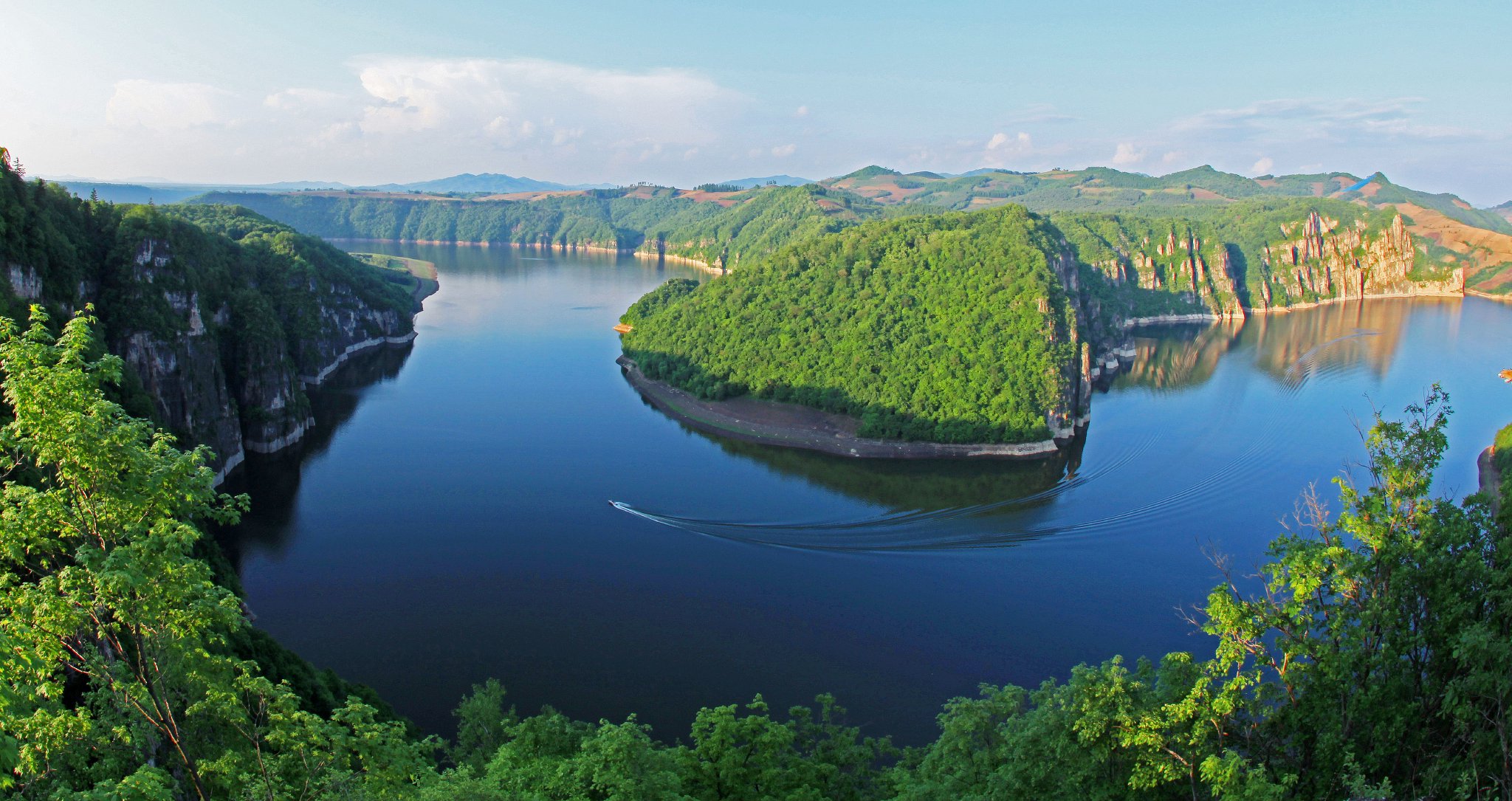 靖宇县扎实推动松花江沿线文旅经济高质量发展靖宇文化旅游产业(集团)