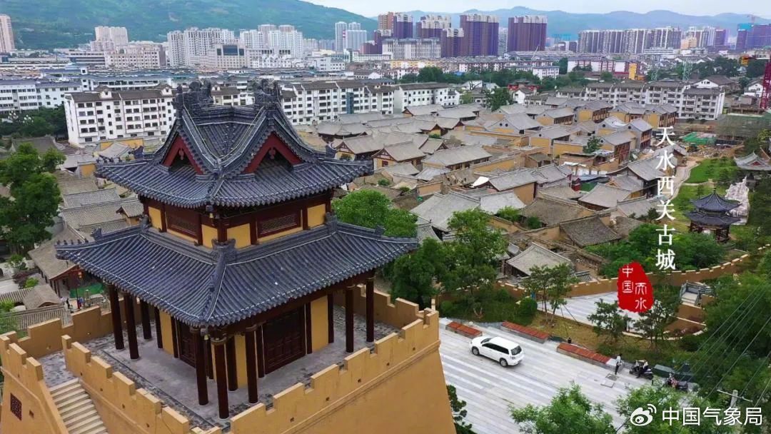西关古城天水武山油菜花海 图/常小鹏古坡草原以天水麻辣烫为名让我们