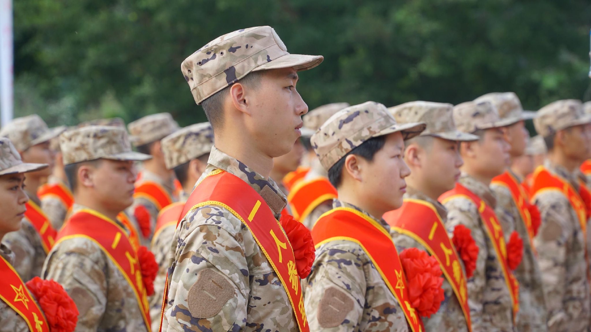 海南省入伍新兵欢送仪式在五指山革命根据地纪念园举行
