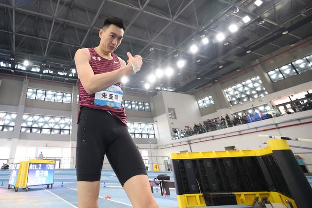 3月16日,辽宁队选手朱亚明在试跳后.最终,他三次试跳均失败.