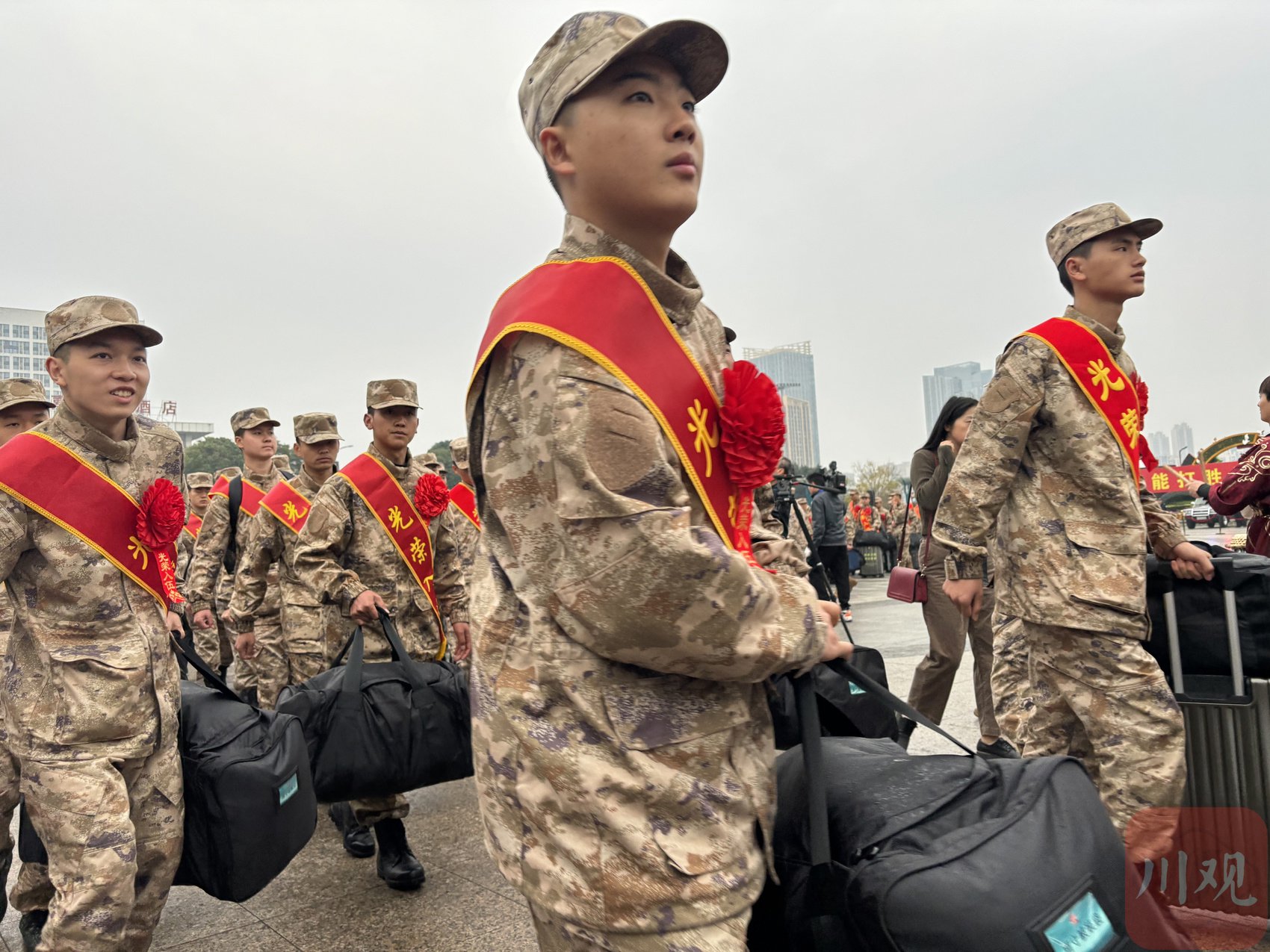 新兵体检新兵入伍图片