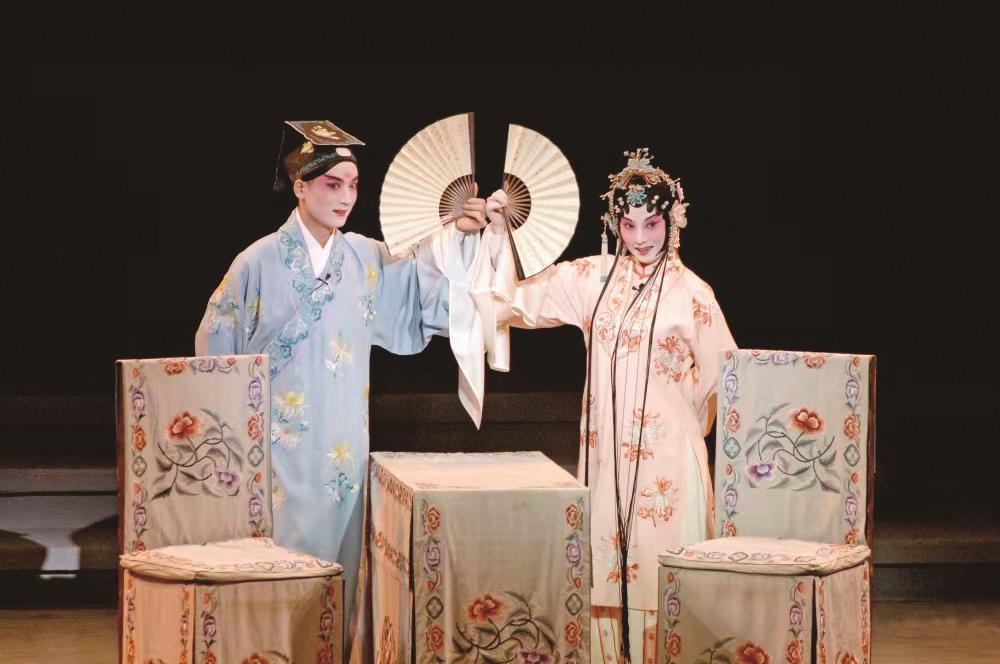 "两岸合作完成的一项巨大且成功的文化工程"|牡丹亭_新浪财经_新浪网