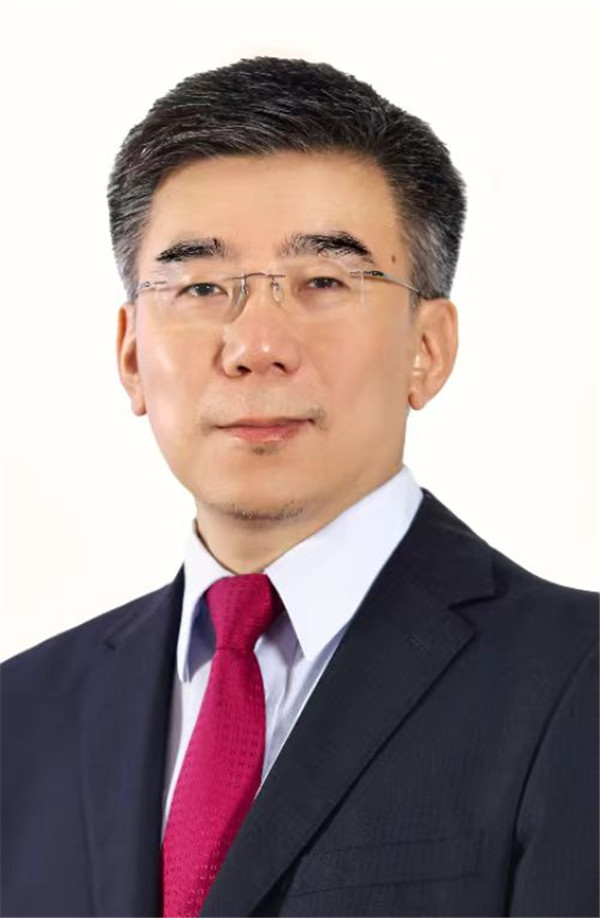 结构硕士和计算机应用博士学位,1991年至2003年任哈工大计算机系教授