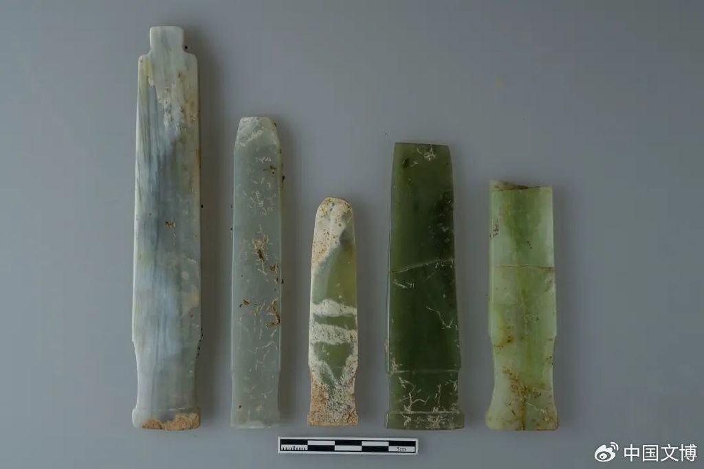 m2出土玉柄形器