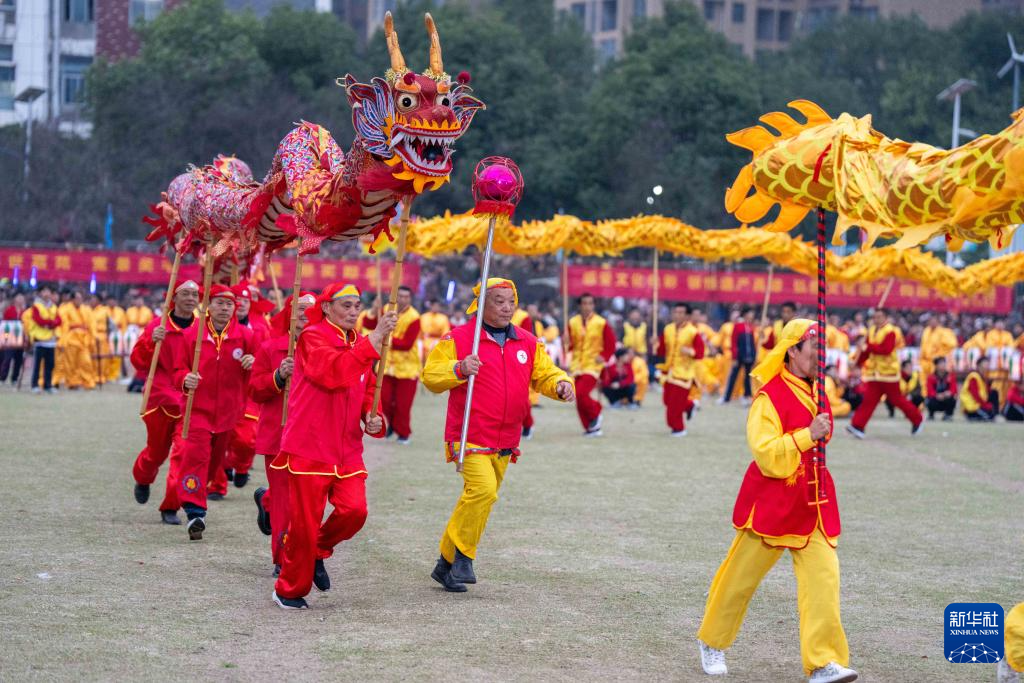 湖南慈利:板板龙灯闹夜空|湖南省_新浪财经_新浪网