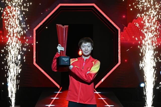 新加坡大满贯赛:王曼昱女单夺冠