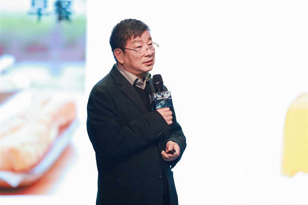 复旦大学化学与材料学院院长赵东元