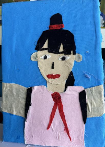 本学期,西安市灞桥区东城第一小学布艺手工社团以自画像为主题,进行