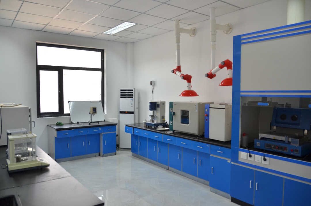 和兴化学工业有限公司研发实验室.