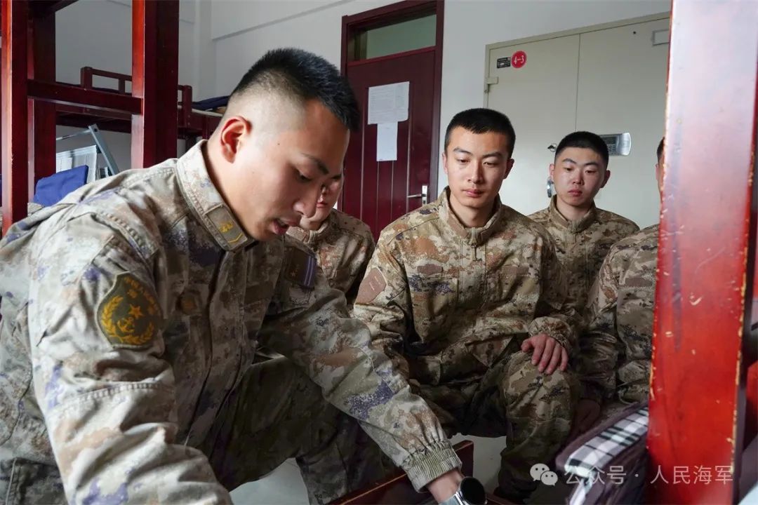 欢迎新战友,奔腾入海!|海军潜艇学院_新浪财经_新浪网