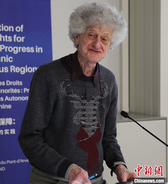 中新社记者 德永健 摄旅居瑞士的藏胞,歌唱家德钦·夏克-达格赛