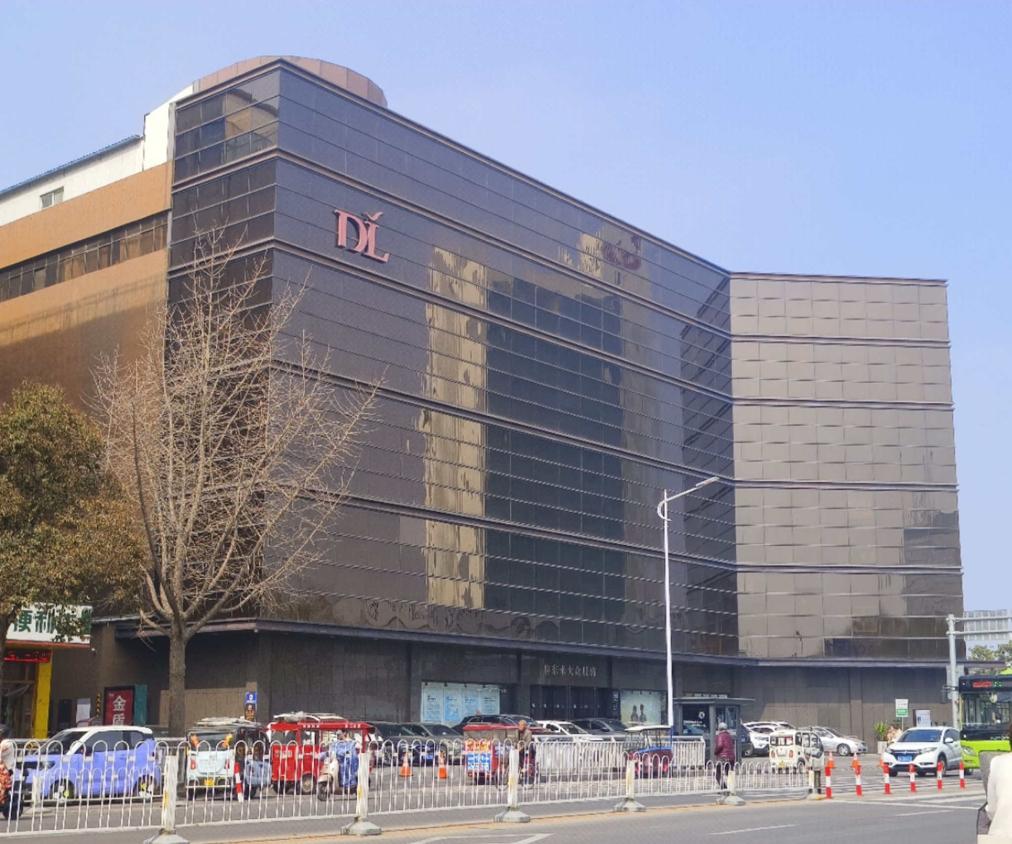 解码胖东来:实为多业态商场,员工每周单休无小长假,多岗位使用临时工