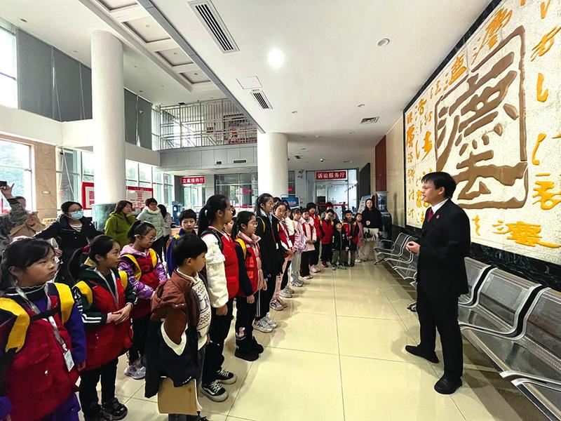 模拟庭审现场 真实感受法律威严|法官_新浪财经_新浪网