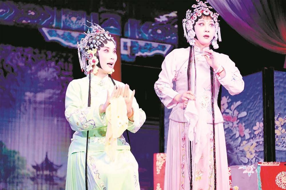 1月1日,福州市马尾区海峡闽剧团来到福州市长乐区鹤上镇下余村演出.