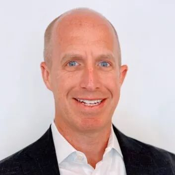 Mike Housholder，xMEMS 营销和业务发展副总裁