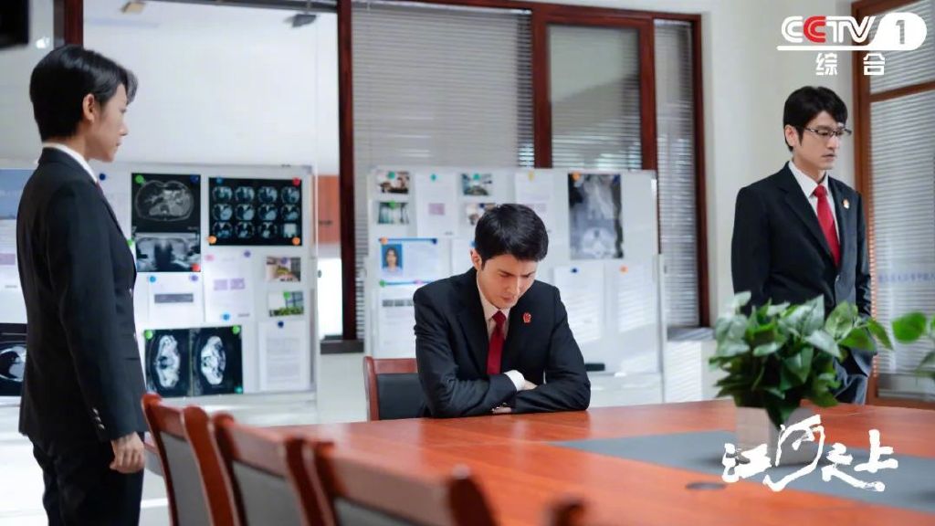 电视剧《江河之上》剧照近期,正在央视综合频道黄金档热播的电视剧