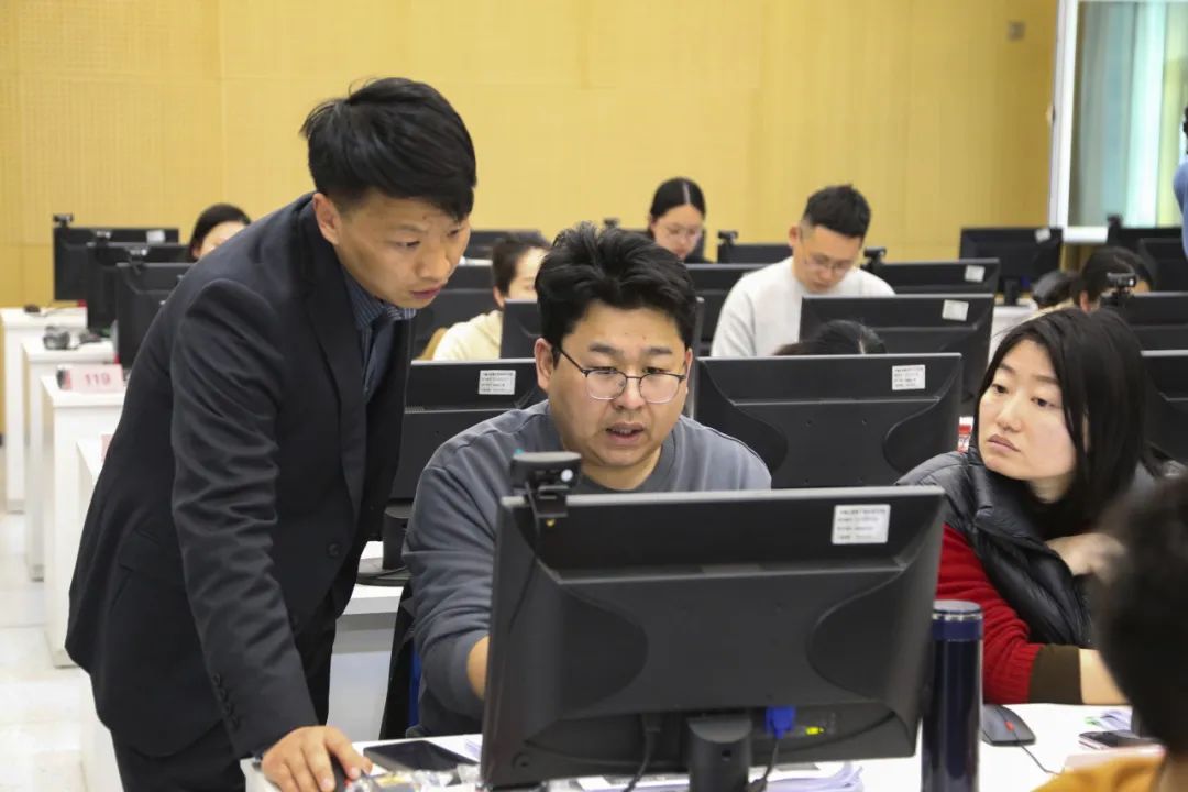 培训现场讲师风采张国雅   天津银行股份有限公司姜亚琪   河南来川
