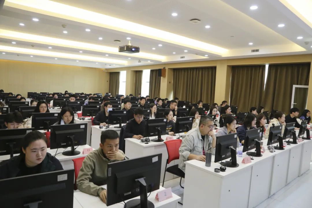 培训现场讲师风采张国雅   天津银行股份有限公司姜亚琪   河南来川
