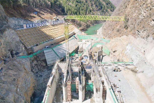 四川绰斯甲水电站生态机组首仓混凝土浇筑_新浪财经_新浪网