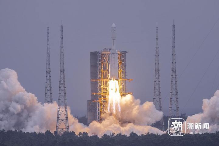搭载探月工程四期鹊桥二号中继星的长征八号遥三运载火箭3月20日早间