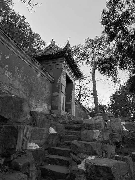 颐和园云会寺幸存清代铜佛像_新浪财经_新浪网