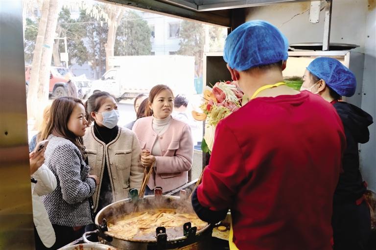 兰州这碗"热辣滚烫"邀您来尝|麻辣烫_新浪财经_新浪网