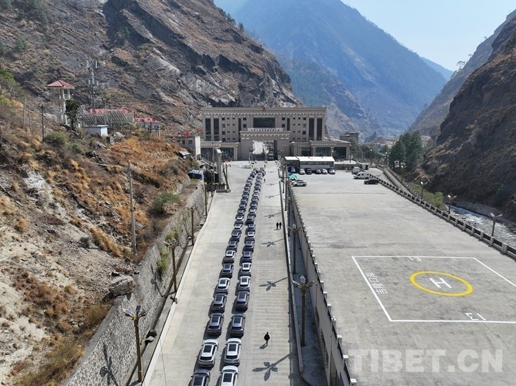 中国西藏网讯 吉隆口岸坐落于西藏自治区日喀则市吉隆县吉隆镇,连接着