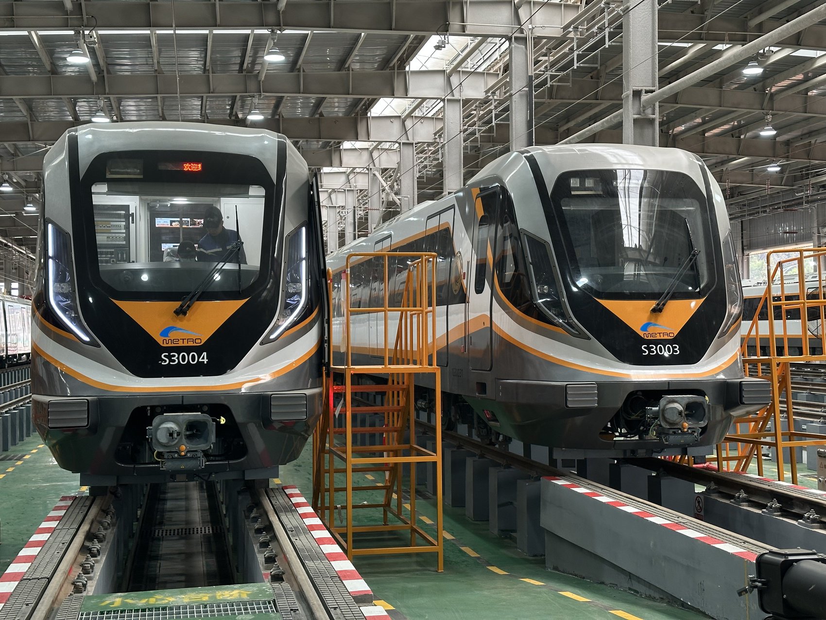 "成都地铁运营公司新线部副部长何璐川说,在资阳线列车上,气流组织