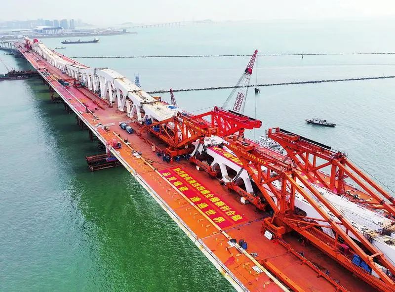 澳氹第四座跨海大桥顺利合龙 中铁宝桥承担约3.