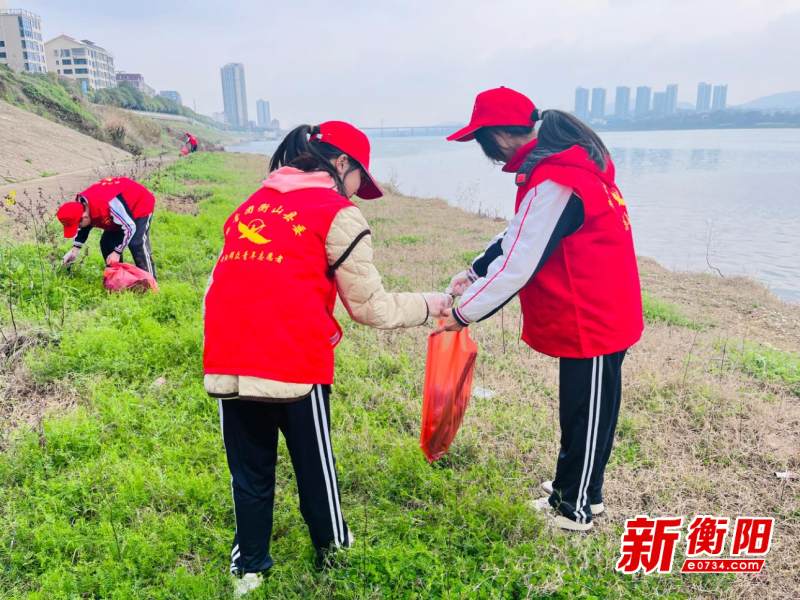 衡山县星源学校:清捡垃圾美化环境,以实际行动践行雷锋精神|志愿者