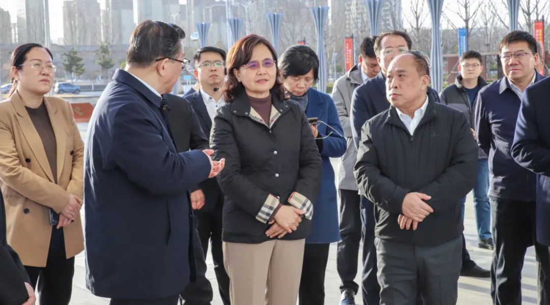 国家中医药管理局党组书记,局长余艳红到亳州中药材商品交易中心调研