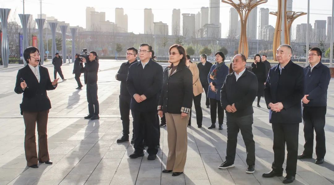 国家中医药管理局党组书记,局长余艳红到亳州中药材商品交易中心调研