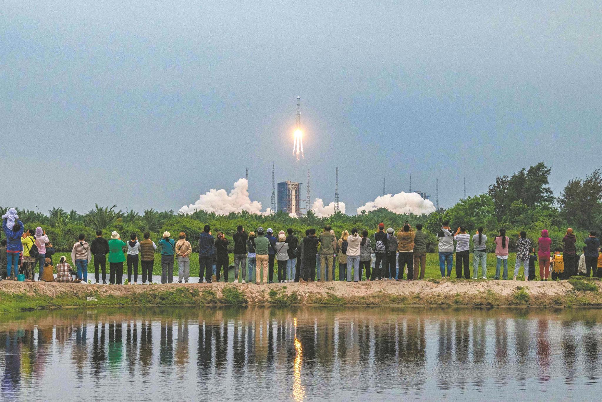 天都一号,二号通导技术试验星由长征八号遥三运载火箭在中国文昌航天
