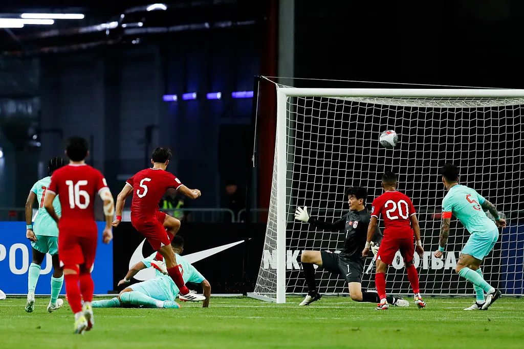 新加坡男足逼平瞬间.图/视觉中国